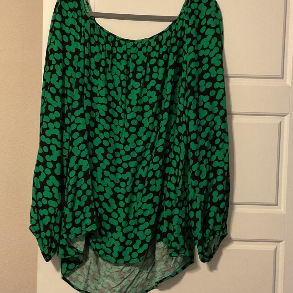 Ava & Viv Black and Green Polka Dot Blouse